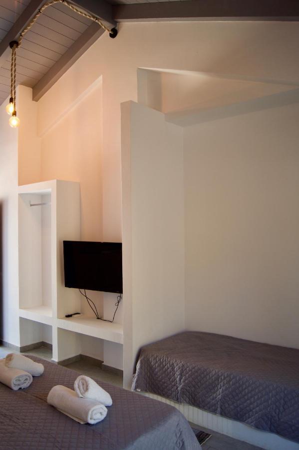 Throisma Studios With Private Pool & Parking Asos Dış mekan fotoğraf